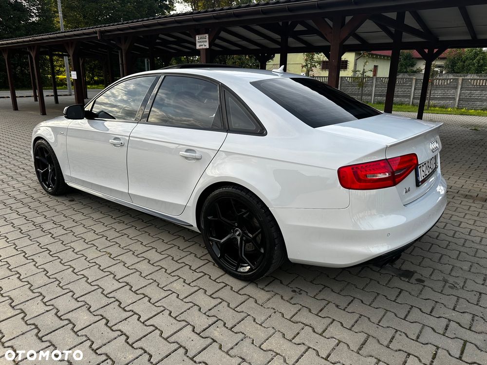 Audi A4 Limousine - 8