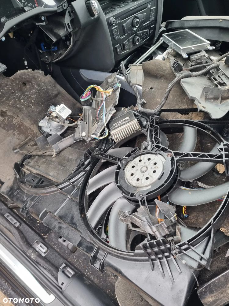 Audi A4 B8 sedan 1.8 tfsi CDHB skrzynia LLV lakier LZ7L na czesci - 10