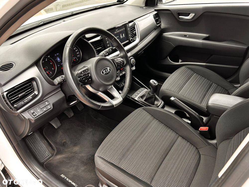 Kia Stonic - 24