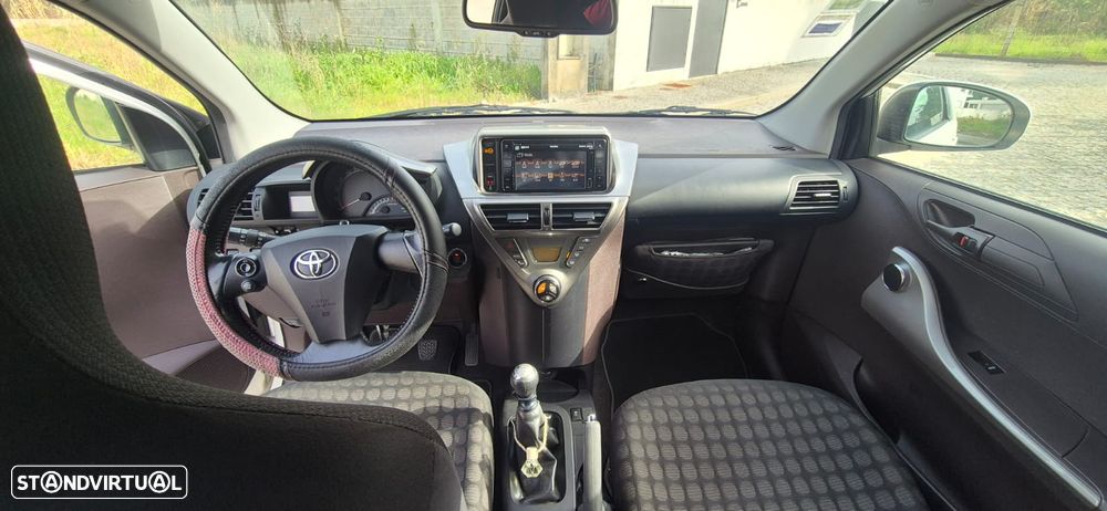 Toyota iQ 1.0 VVT-i 2 NAVI+Bluetooth - 5