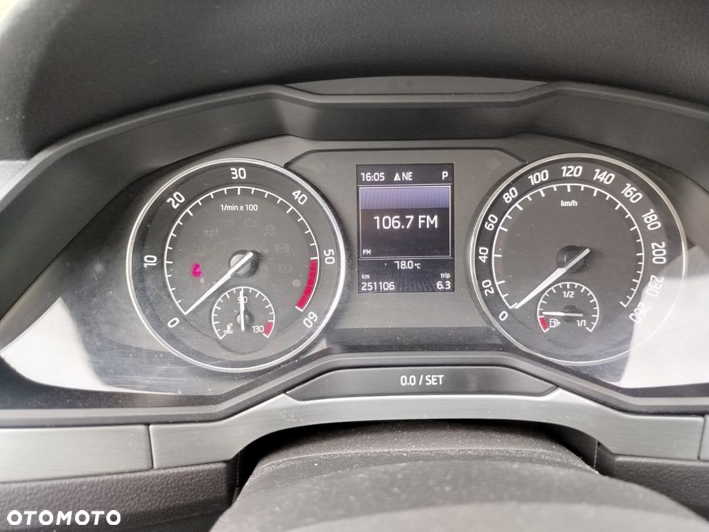 Skoda Superb 2.0 TDI DSG Ambition - 15