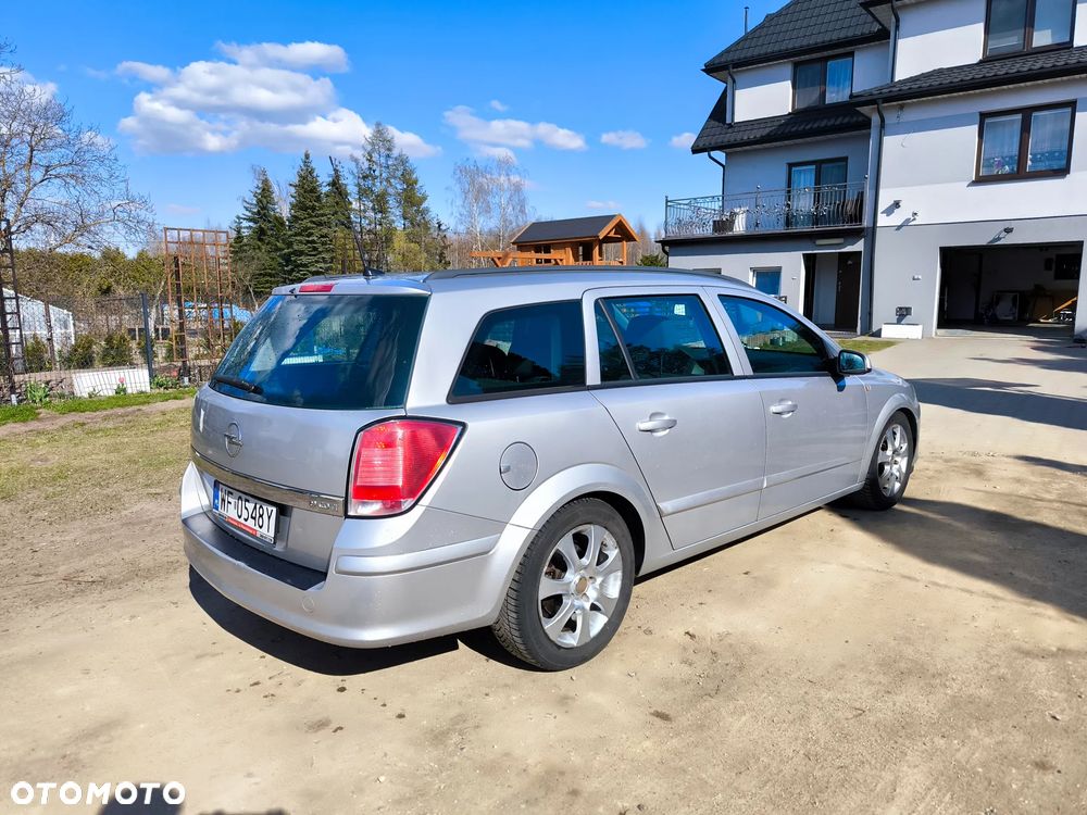 Opel Astra 1.9 CDTI - 10
