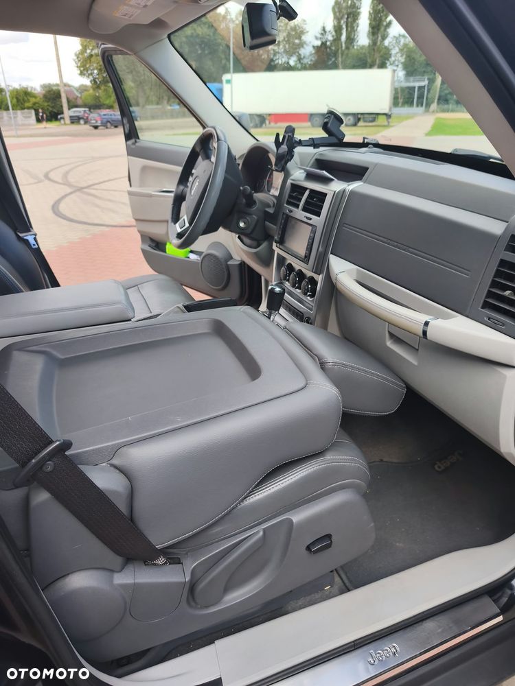 Jeep Cherokee - 10