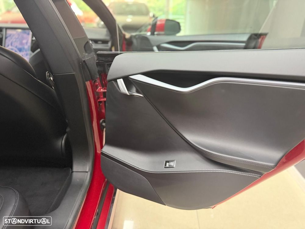 Tesla Model S 75D - 13