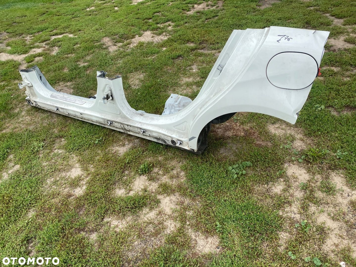 MERCEDES 176 slupek prog prawy lewy cwiartka kolor 650 - 1