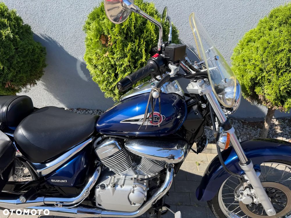 Suzuki Intruder - 18