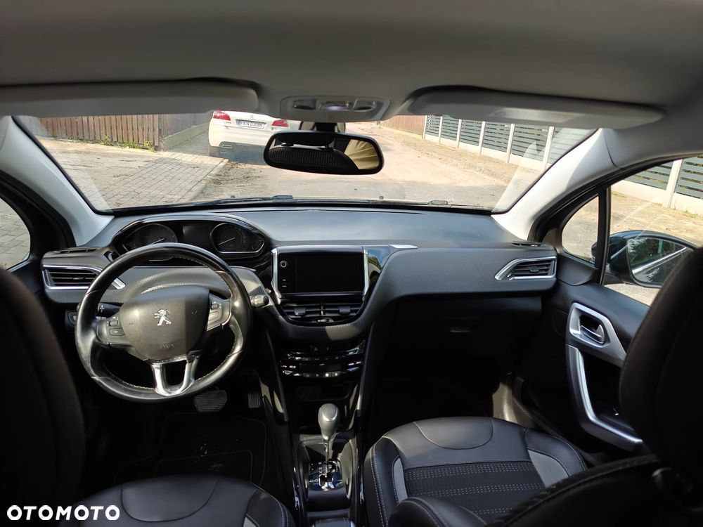 Peugeot 2008 BlueHDi 120 EAT6 Black Edition - 8
