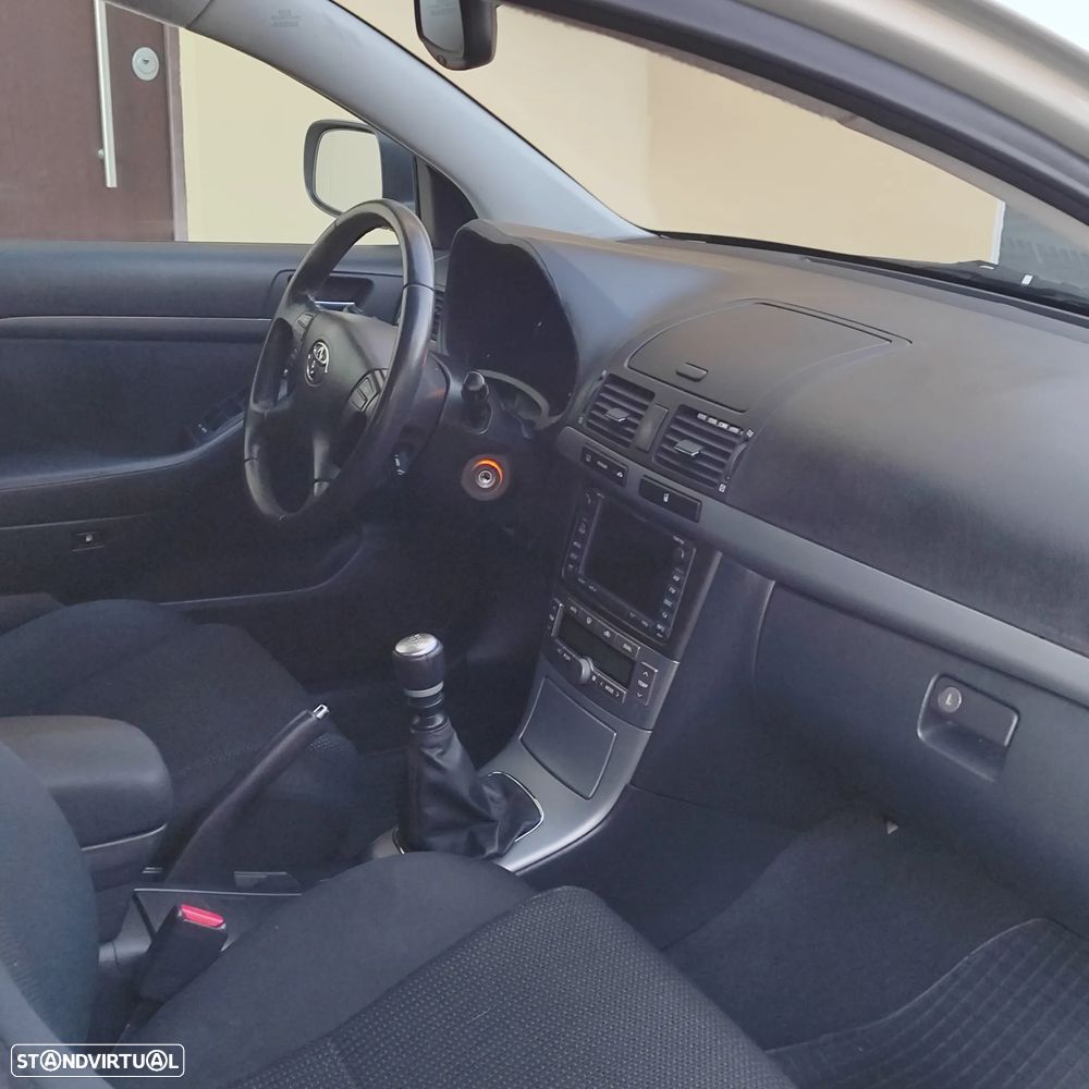 Toyota Avensis SW 2.0 D-4D Sol+GPS - 30