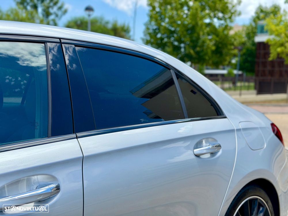 Mercedes-Benz A 200 Limousine d 8G-DCT AMG Line - 3