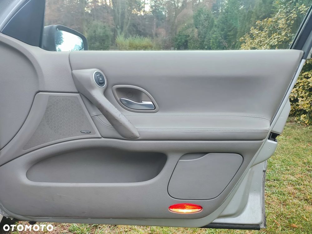 Renault Laguna 2.0 dCi FAP Initiale - 18