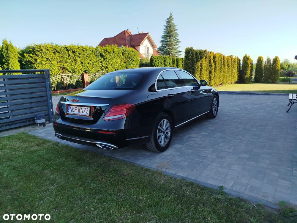 Mercedes-Benz Klasa E 220 d 4-Matic Business Edition 9G-TRONIC - 5