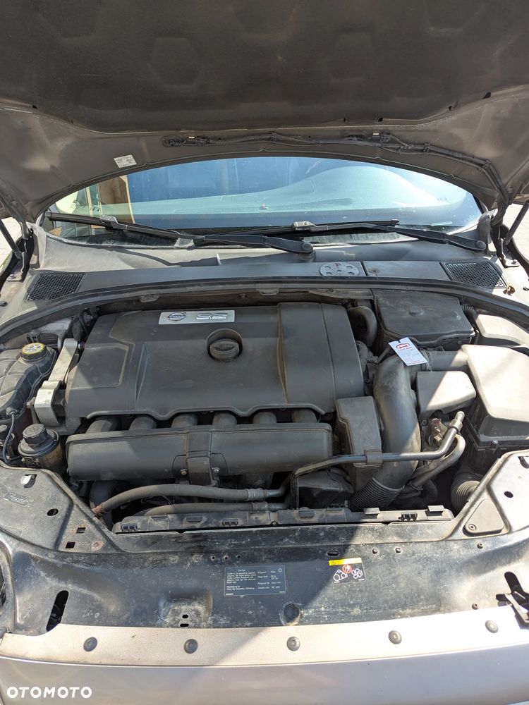 Volvo XC 70 3.2 AWD Kinetic - 12