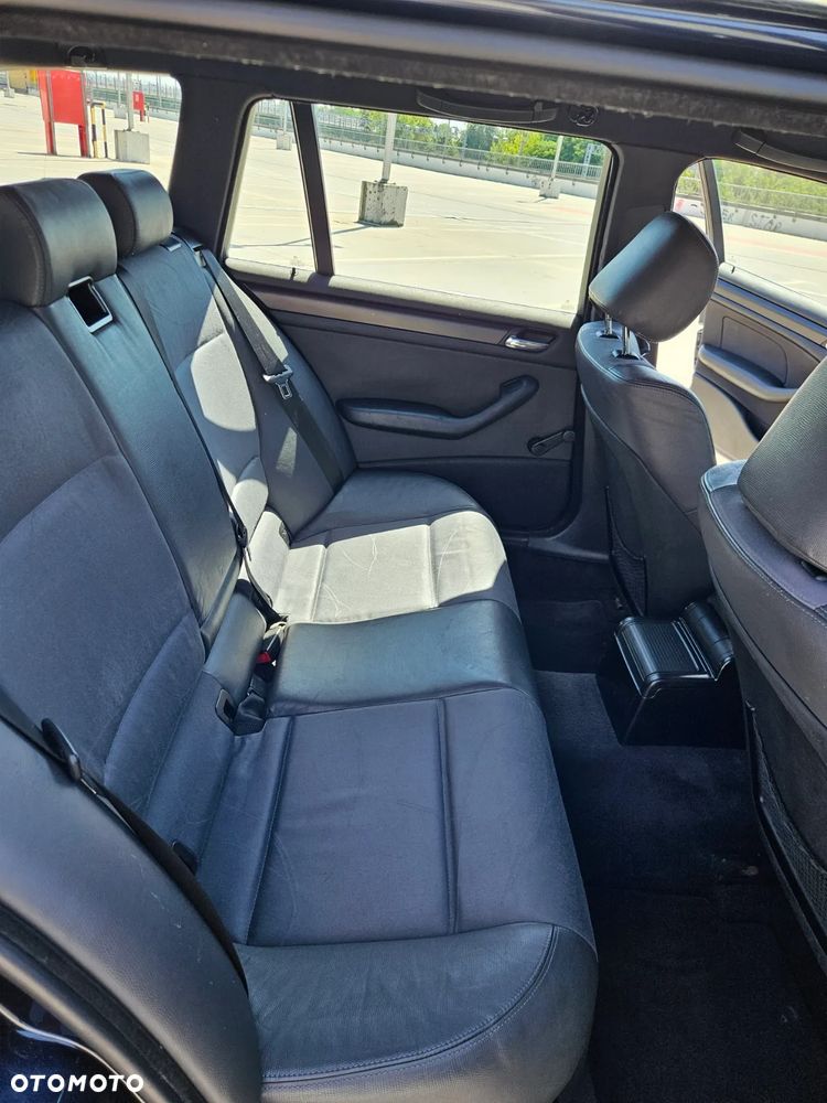 BMW Seria 3 320i - 26