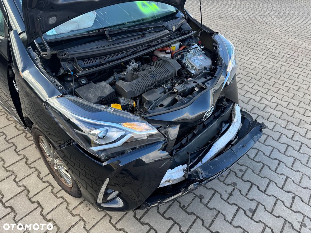 Toyota Yaris Hybrid 100 Life - 16