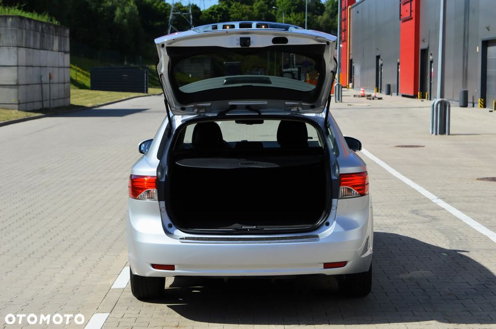 Toyota Avensis 2.0 D-4D Sol - 31