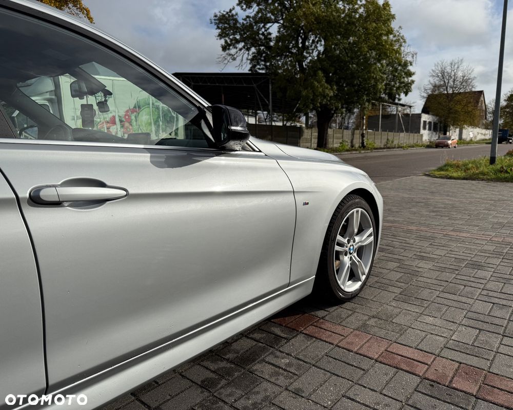 BMW Seria 3 316i M Sport - 9