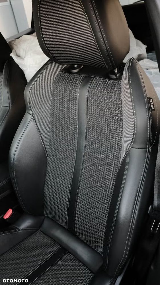 Peugeot 2008 136 GT - 14