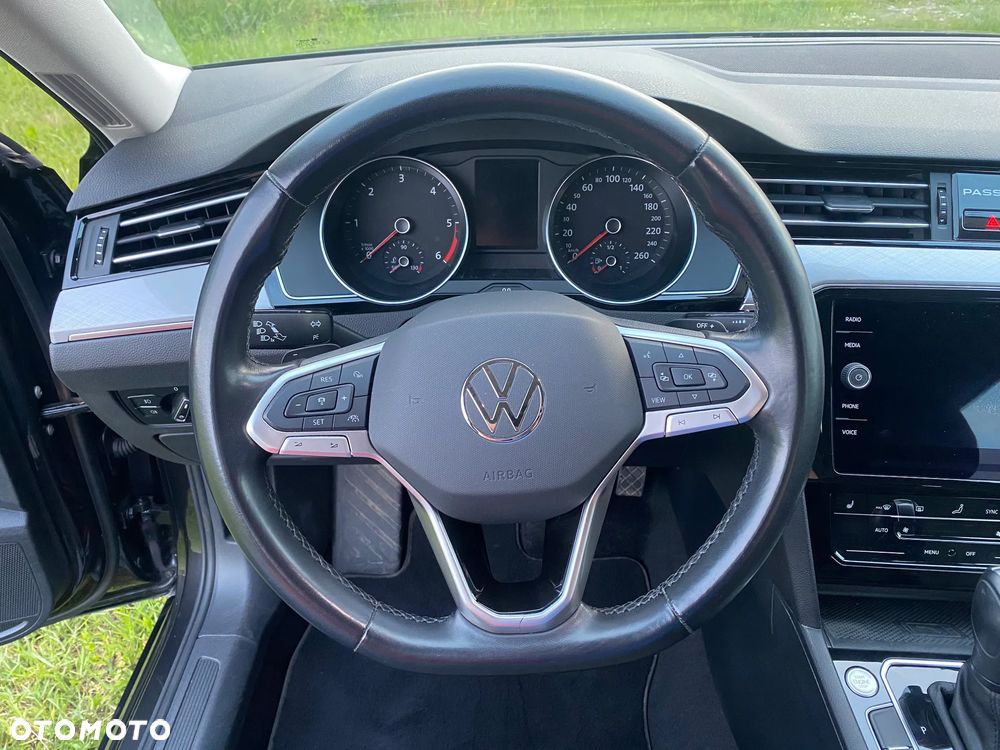 Volkswagen Passat - 10