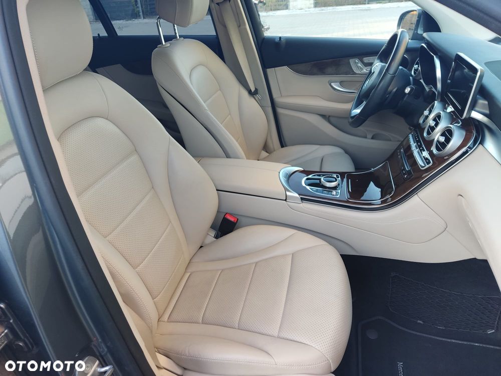 Mercedes-Benz GLC - 22