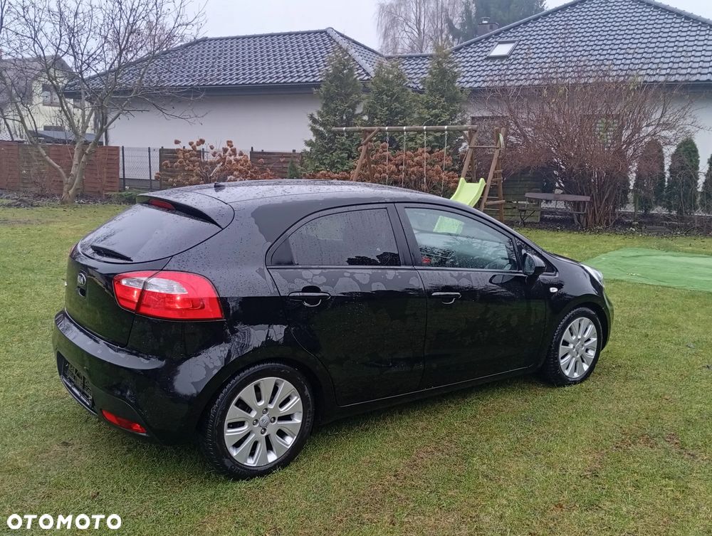Kia Rio 1.4 Fifa World Cup Edition - 2
