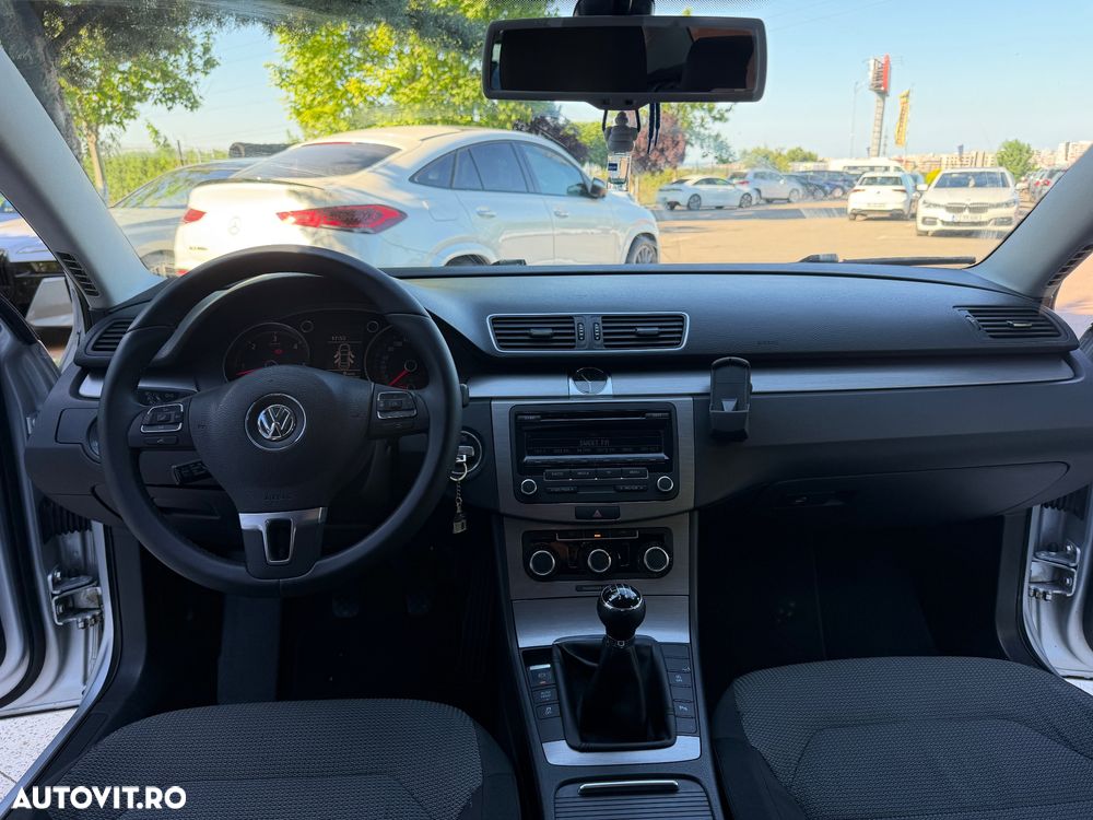Volkswagen Passat 2.0 Blue TDI SCR Comfortline - 23