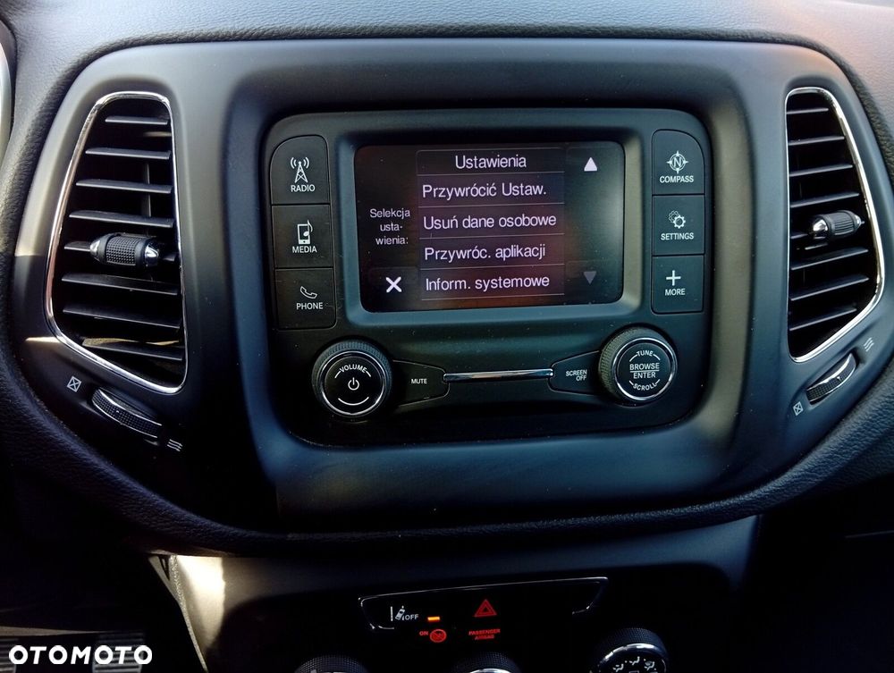 Jeep Compass - 29