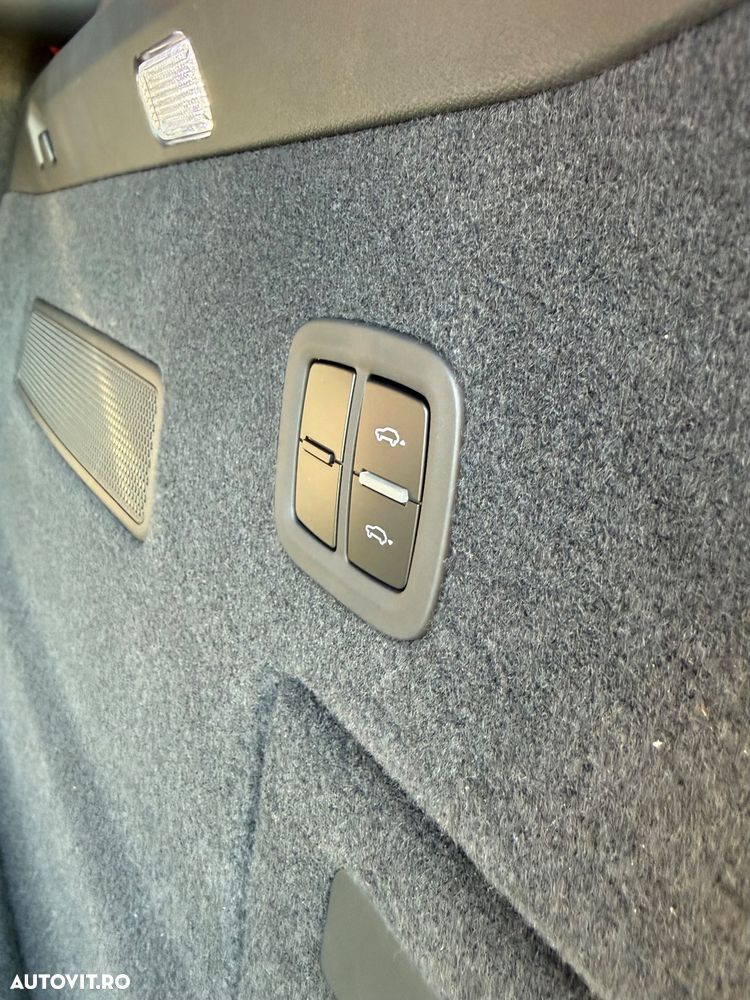 Porsche Cayenne Tiptronic S Platinum Edition - 23