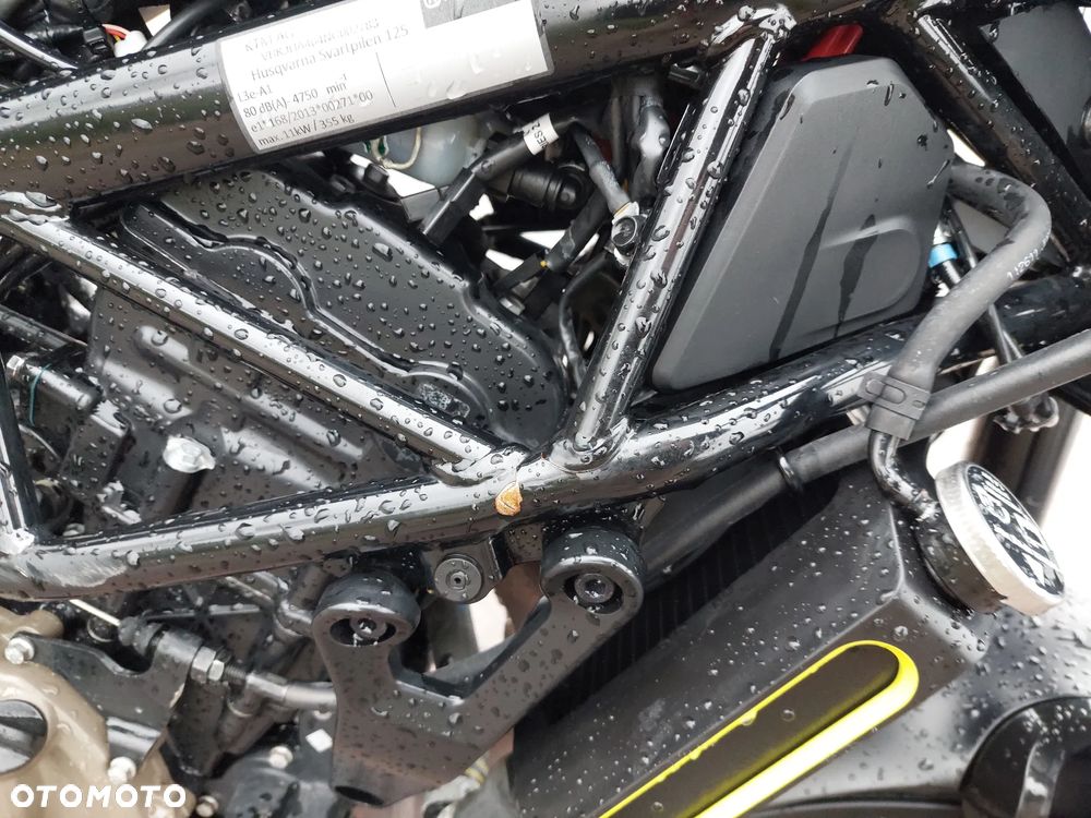 Husqvarna Svartpilen - 16