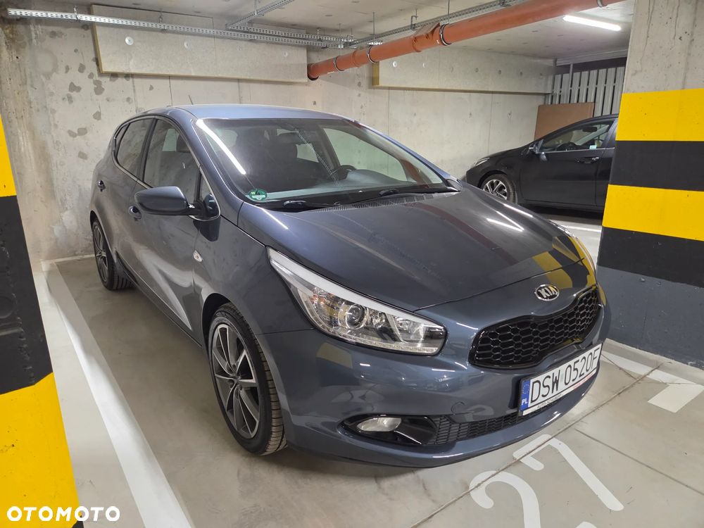 Kia Ceed 1.6 GDI Fifa World Cup Edition - 6