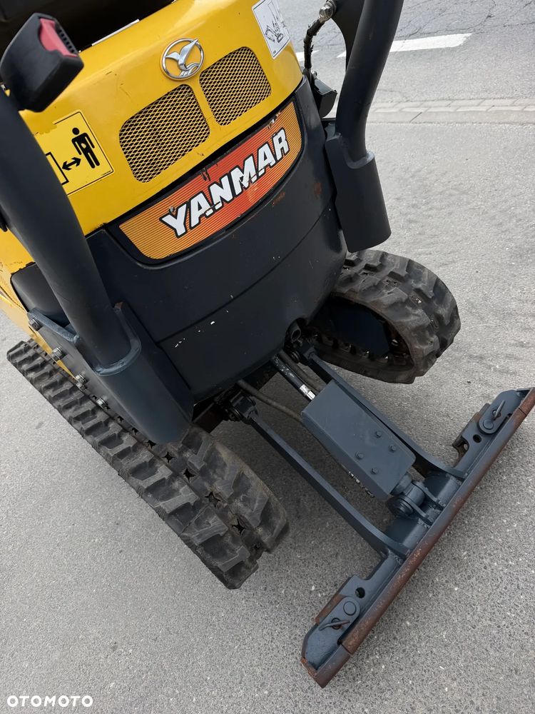 Yanmar SV08-1AS Japońska Minikoparka Gąsienicowa. Koparka 1,1 tony. Maszyna jak Nowa. 2017rok. Pochodzi z Norweskiego Gospodarstwa Ogrodniczego! 2 Rozsuwane Podwozie. Dokumentacja. Dodatkowe sekscje Hydrauliczne na młot lub wiertnice. Ani deka luzów czy wycieków. Szybkozłącze. Skrętne ramię. OKAZJA Zadbana Maszyna! Bardzo oszczędny silnik Yanmar. Mocne pompy Hydrauliczne!! 851mtg. Ani deka luzów czy wycieków, Aktualna Dekra. Po serwisach! - 24