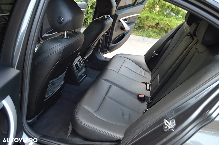 BMW Seria 3 320i Aut. Edition M Sport Shadow - 26