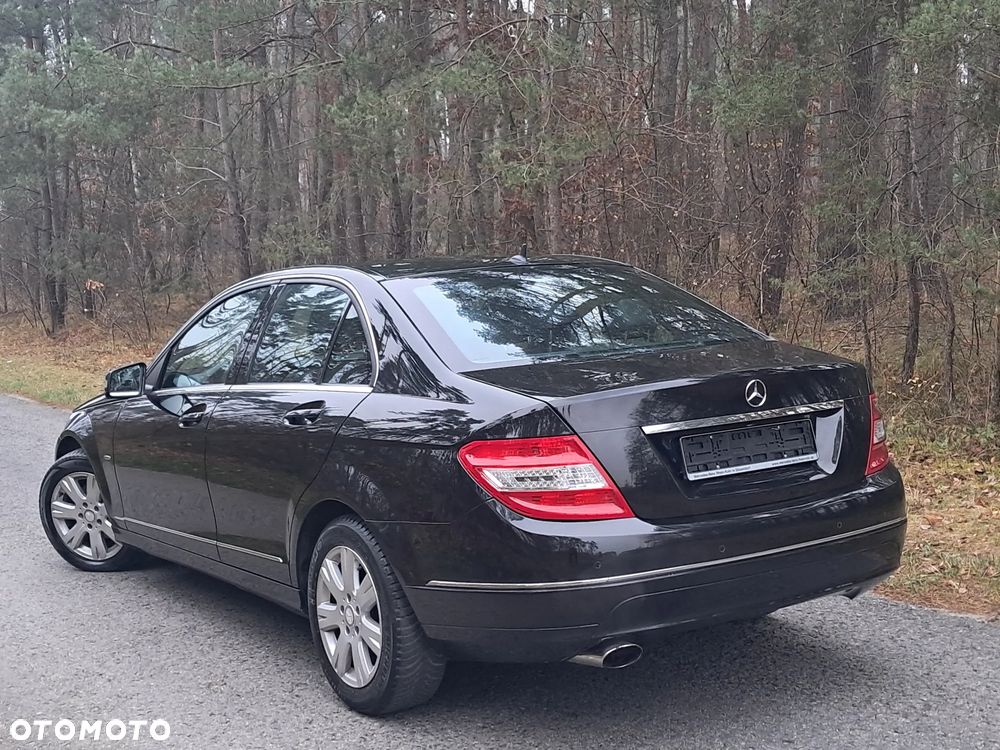Mercedes-Benz Klasa C 200 CGI Automatik BlueEFFICIENCY Special Edition - 4