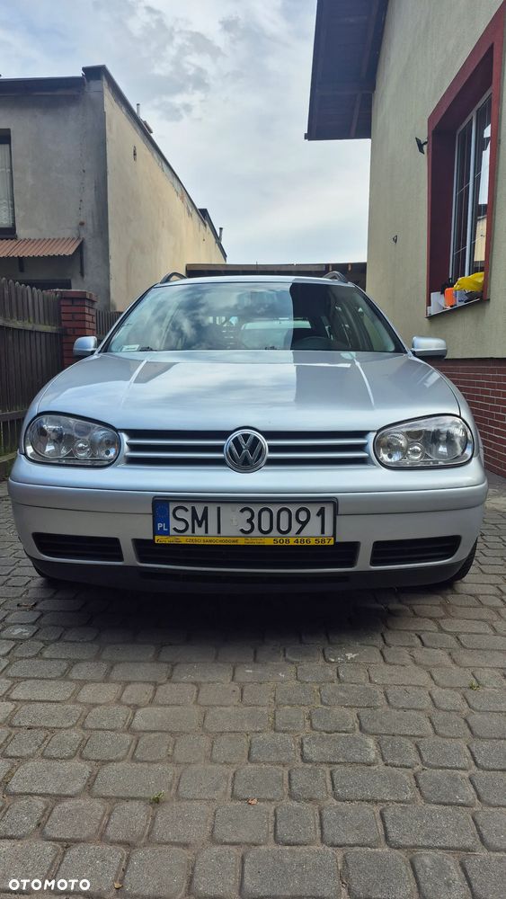 Volkswagen Golf - 1