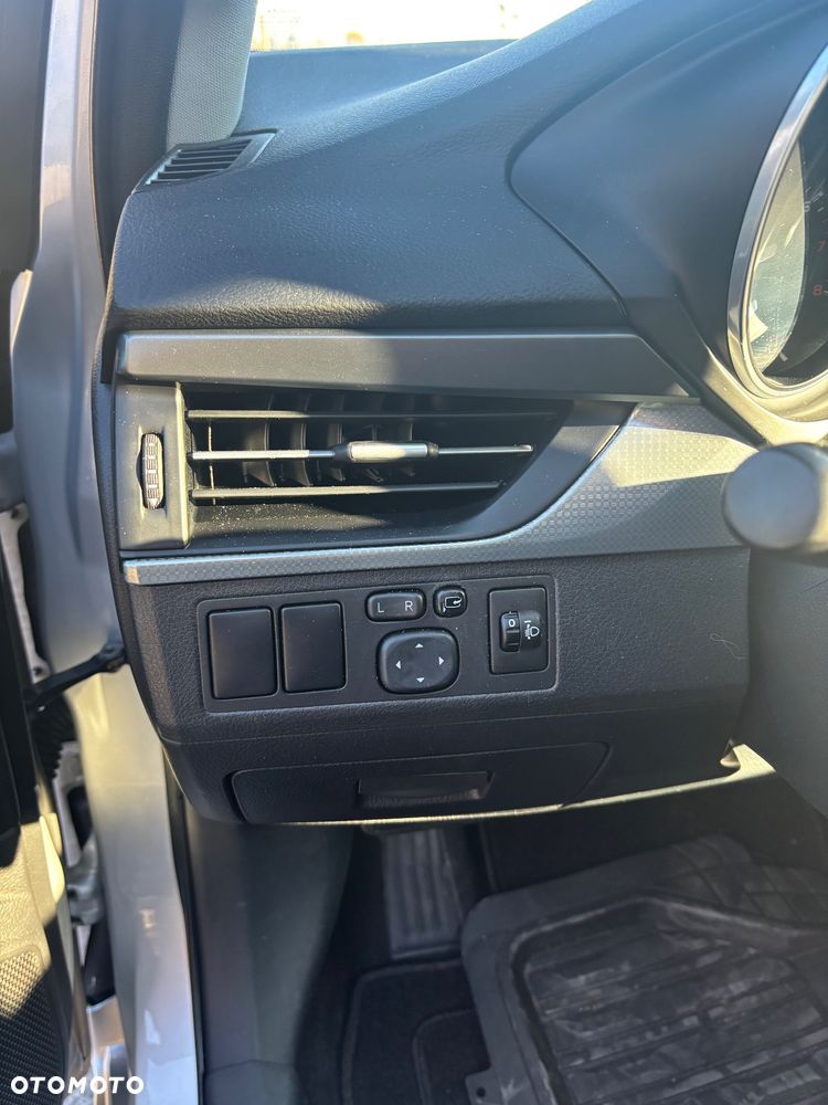 Toyota Avensis 1.8 Active MS - 26