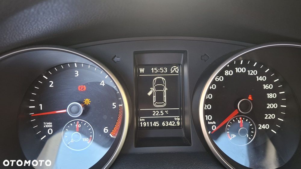 Volkswagen Golf - 6