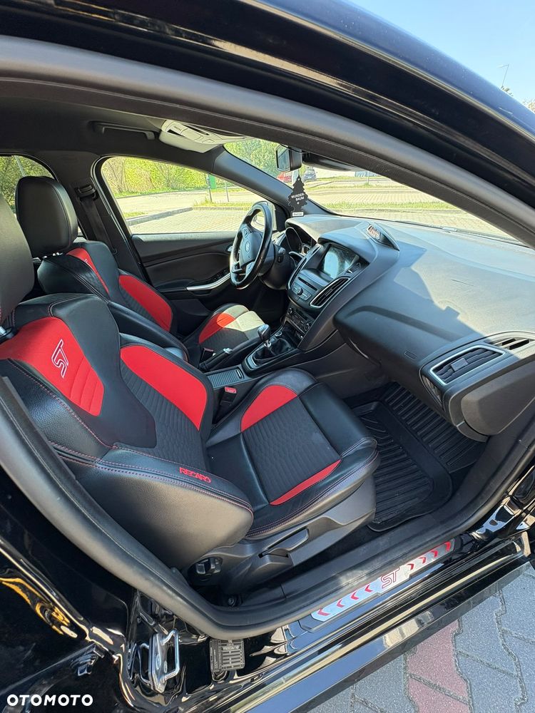 Ford Focus 2.0 EcoBoost ST-2 - 16