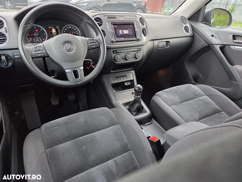 Volkswagen Tiguan 2.0 TDI DPF BlueMotion Technology Lounge Sport & Style - 6