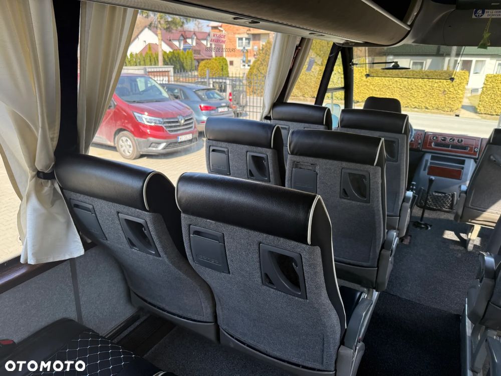 Mercedes-Benz 814D - 14