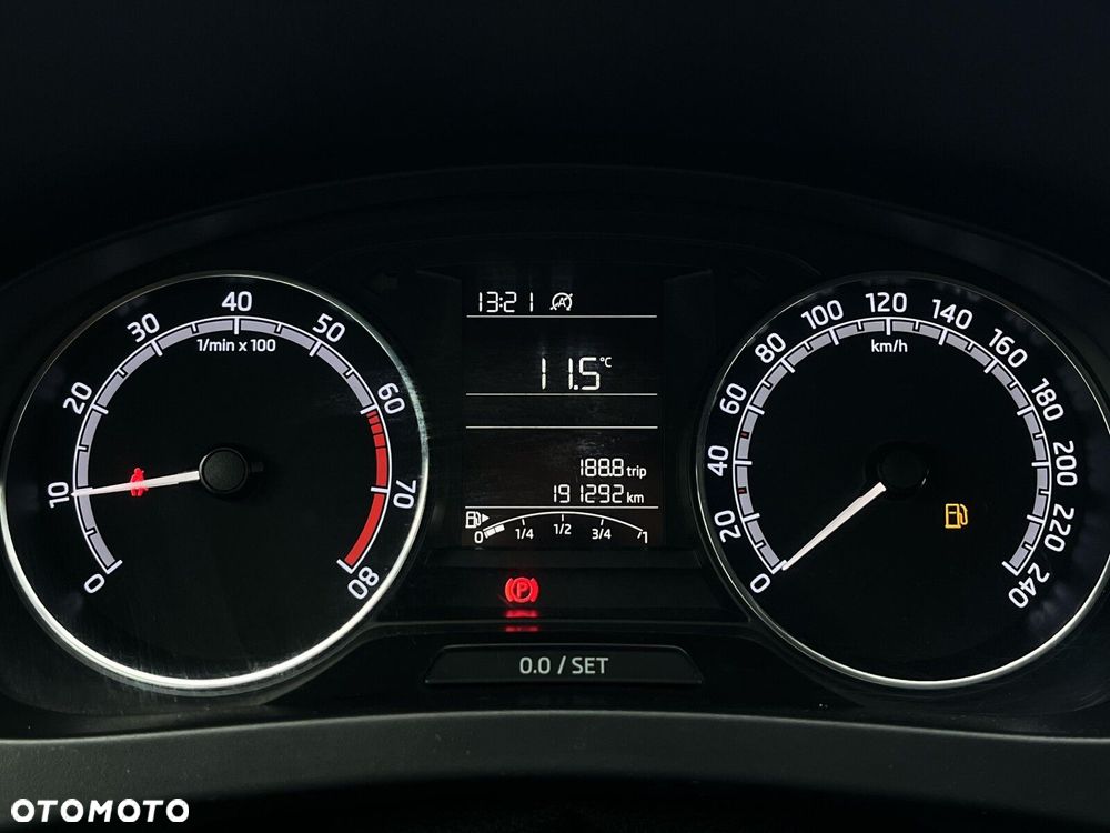 Skoda RAPID 1.0 TSI Active - 17