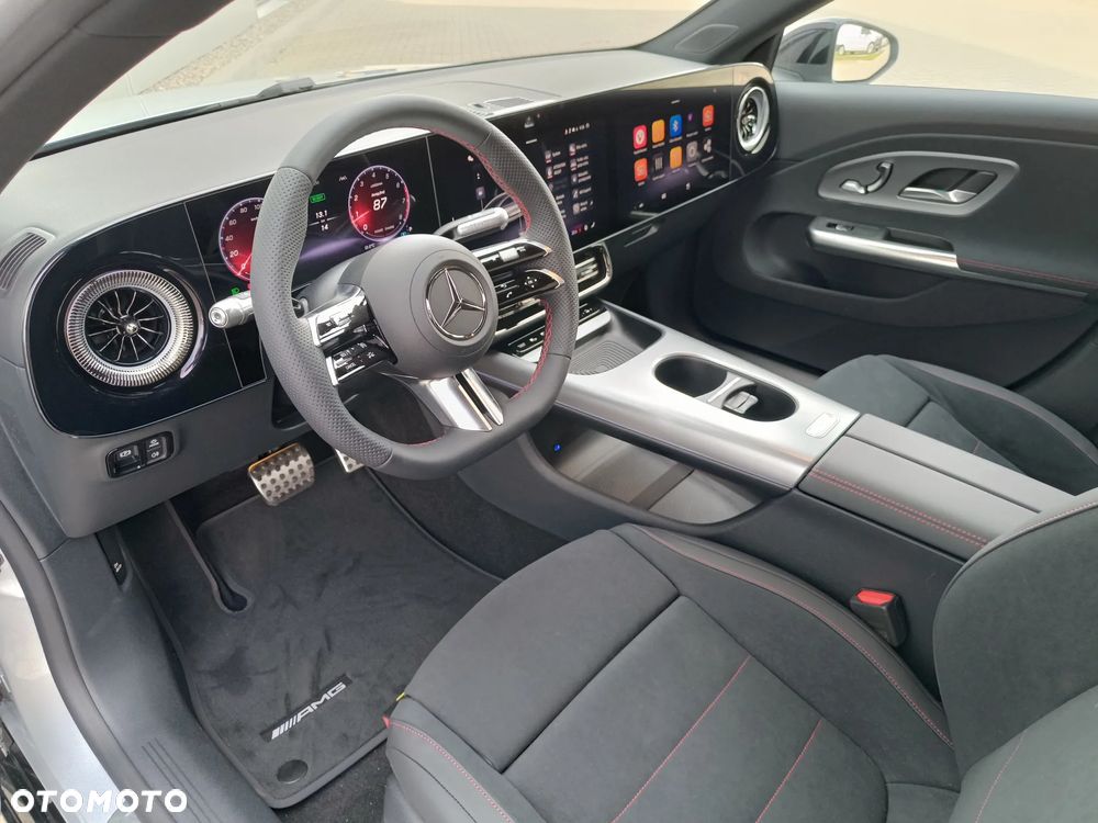 Mercedes-Benz CLA 200 mHEV 4-Matic 8G-DCT - 4