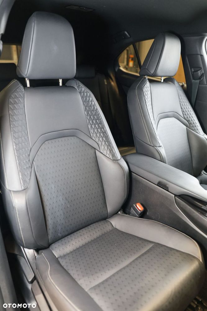 Lexus UX 200 GPF F Impression 2WD - 19