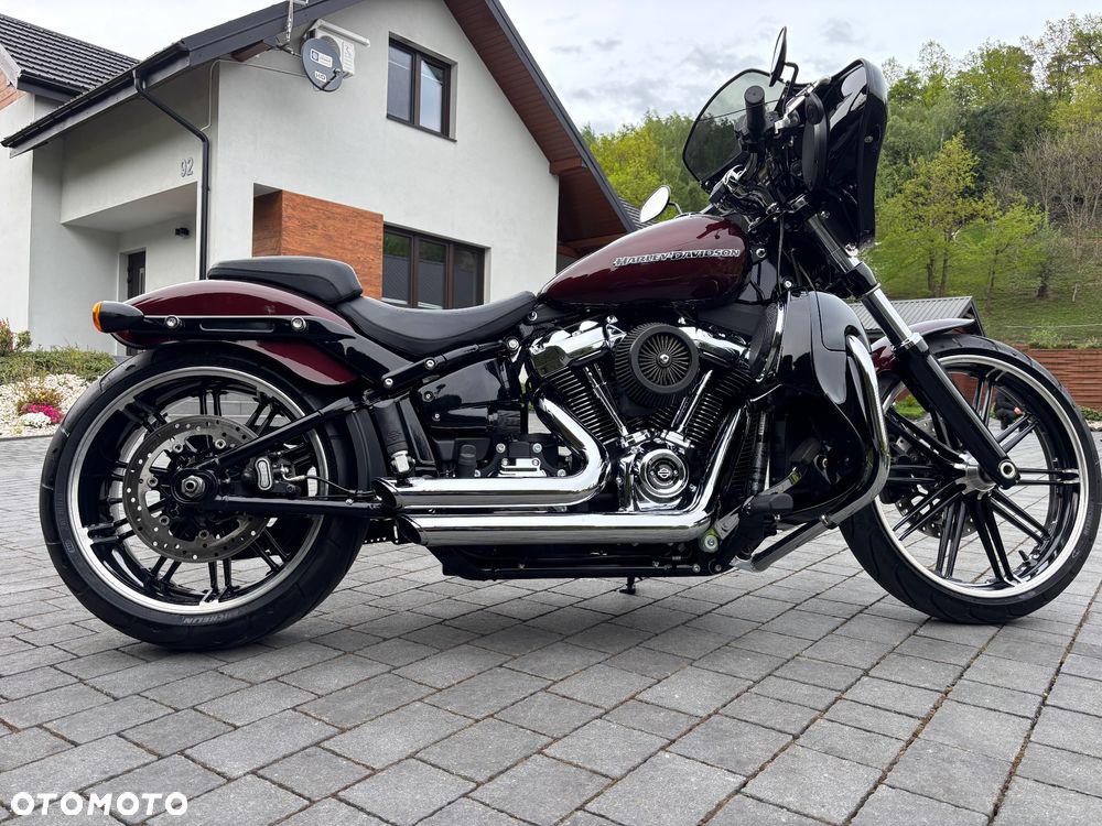 Harley-Davidson Softail Breakout - 1