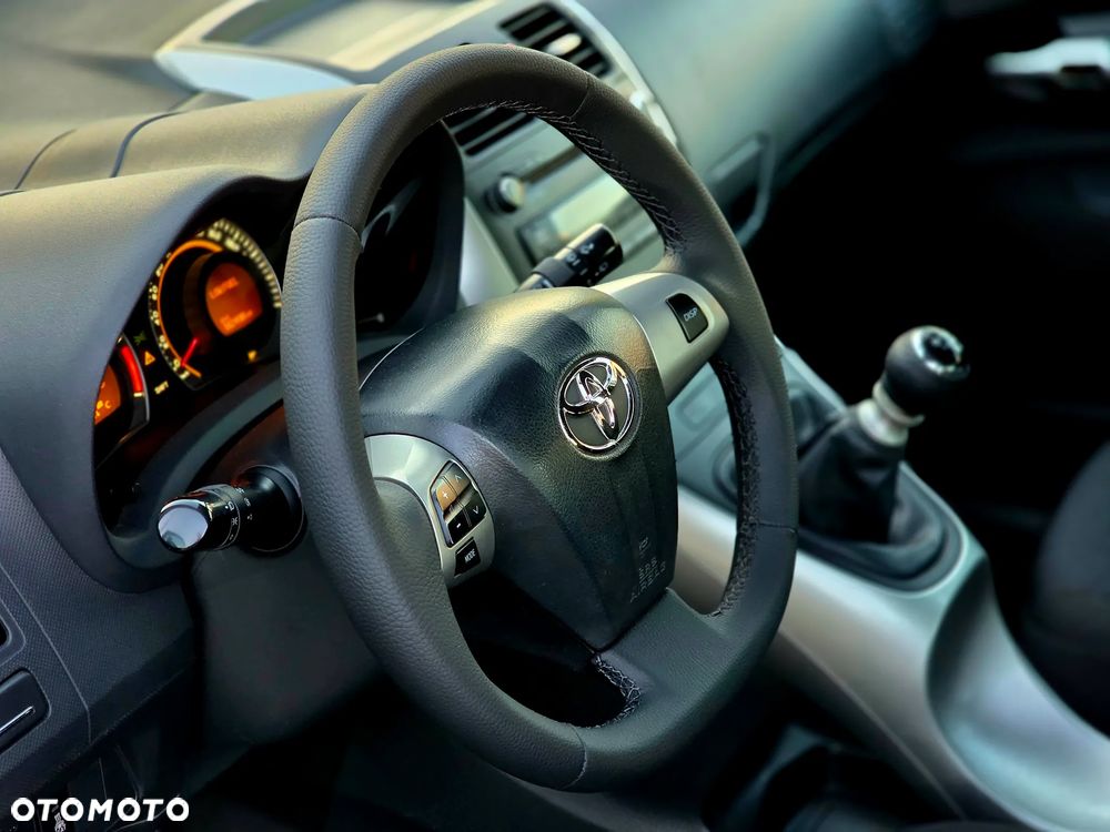 Toyota Auris 1.4 D-4D Active - 22