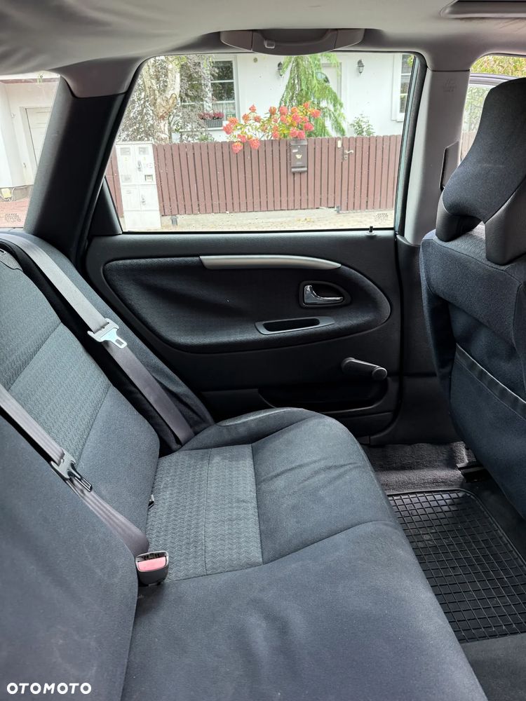 Volvo V40 2.0 T4 - 18