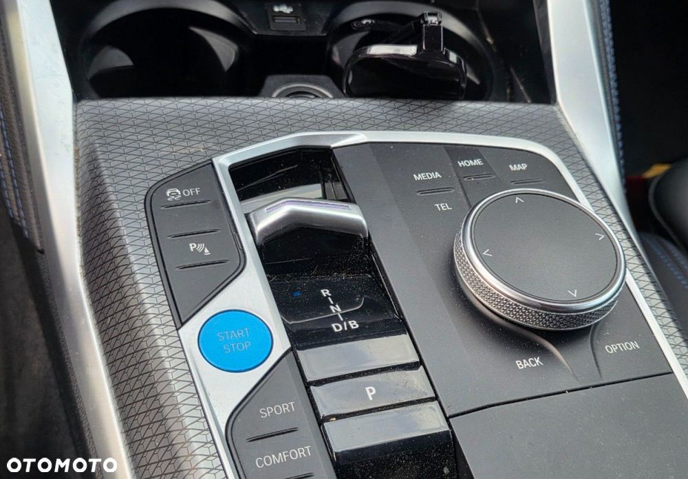 BMW i4 - 16
