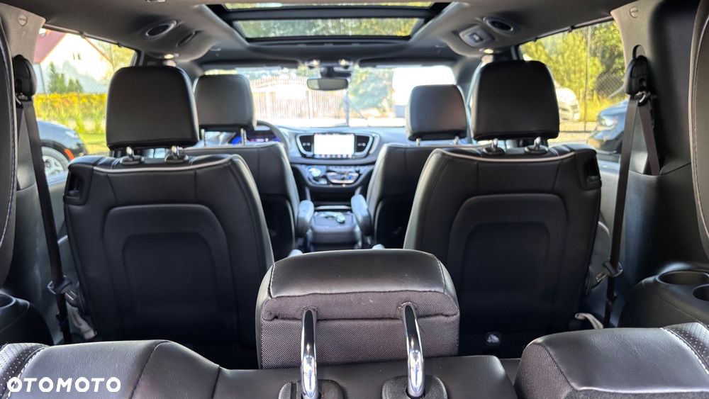 Chrysler Pacifica - 21