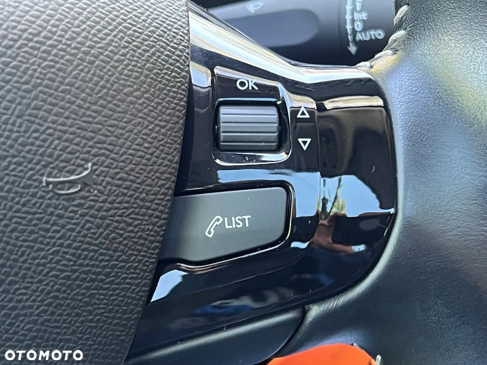 Peugeot 308 1.2 PureTech Allure S&S - 20