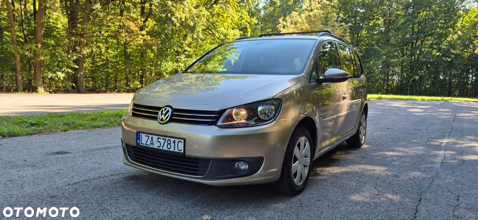 Volkswagen Touran 1.6 TDI DPF BlueMotion Technology DSG Highline - 4