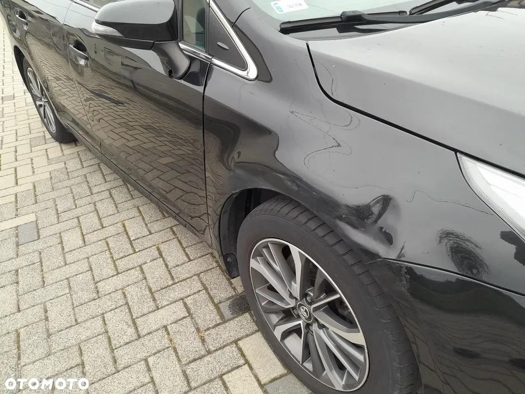 Toyota Avensis 2.0 D-4D Premium - 2