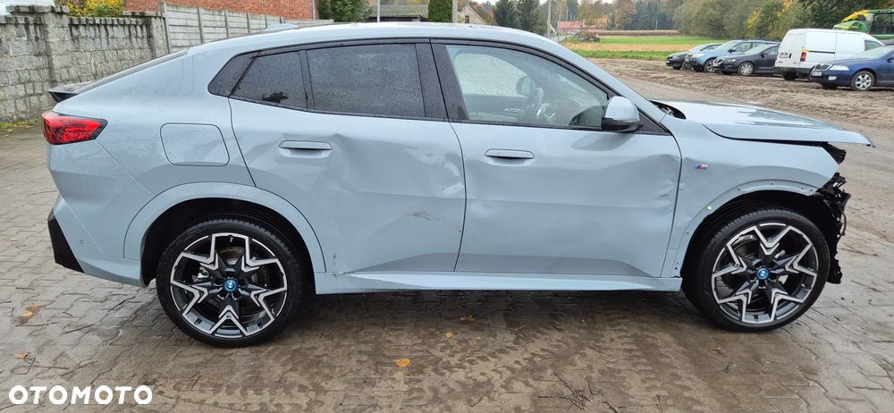 BMW iX2 eDrive20 66.5kWh M Sport Edition - 9